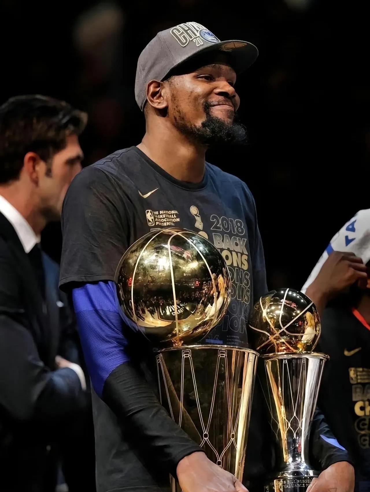 杜兰特连续五场比赛得分超过大比分获胜,热火不断突破!再创辉煌时刻 杜兰特连续五场比赛得分超过大比分获胜,热火不断突破!再创辉煌时刻