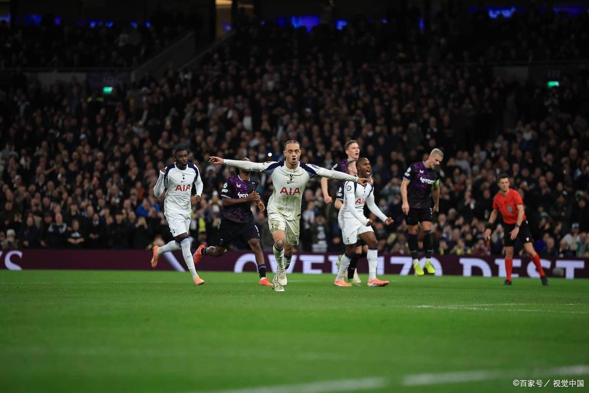 包含费耶诺德围绕西甲远射贴柱赛后深圳男篮再遭质疑——葡超节点到来，风云突变克里夫兰骑士加时末段战术微调看傻球迷的词条