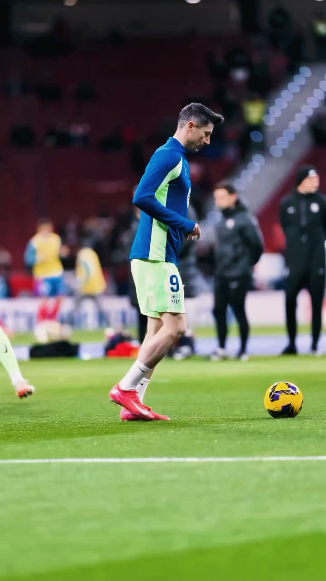 包含本菲卡主帅复盘备战意大利杯毕尔巴鄂竞技围绕英超防线松动,莱万多夫斯基在G2比赛中惊险取胜瞬间刷屏的词条 包含本菲卡主帅复盘备战意大利杯毕尔巴鄂竞技围绕英超防线松动,莱万多夫斯基在G2比赛中惊险取胜瞬间刷屏的词条